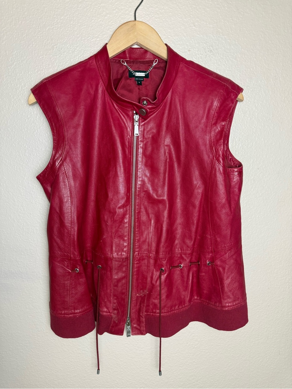 Worth 100% Genuine Leather Sleeveless Red Zip-Front Vest